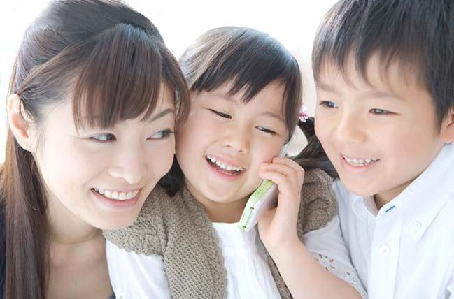 mum and children mum and children